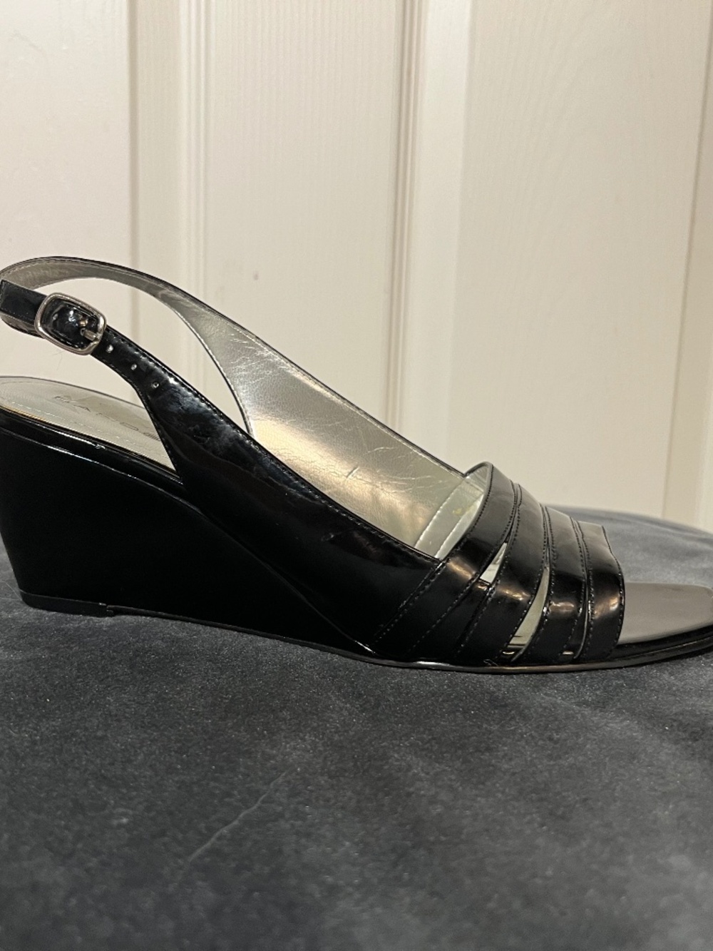 Black patent slingback